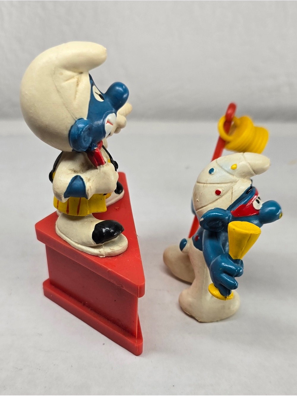 VTG Smurfs Figurines Lot Of 2 Circus Clown Smurf-a-Gram Stand 1970s 1980s Peyo - Picture 2 of 6